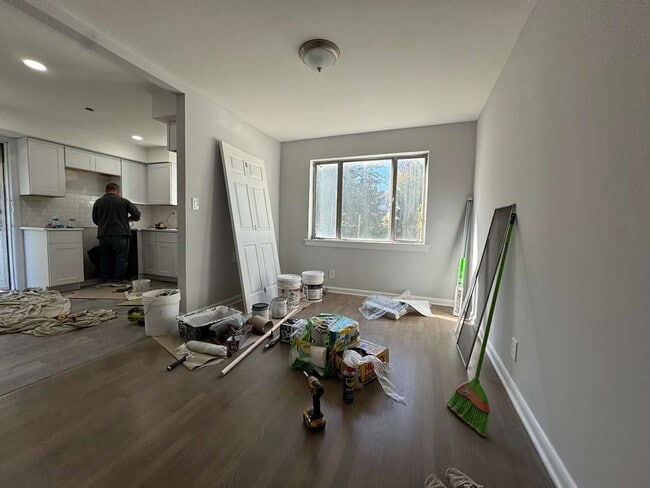 Building Photo - 109 Terhune Ave Unit 1