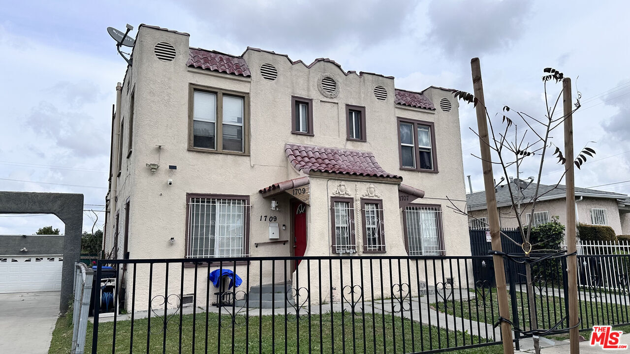 Photo - 1709 W 70th St Unit 1709