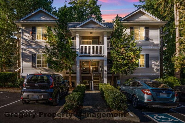 Building Photo - 12120 NE 172nd Pl Unit L201