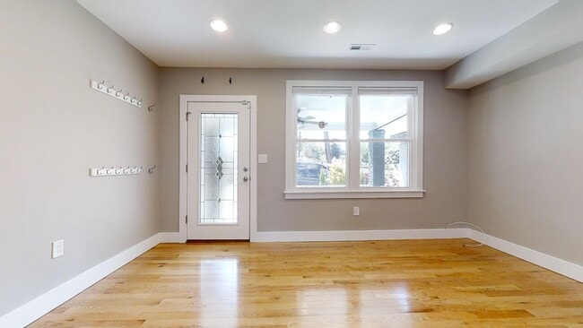 Photo - 12 Hawaii Ave NE