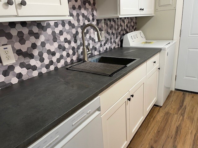 Newly Remodeled Kitchen - 40 S Norwich Rd Apartments Unit 40