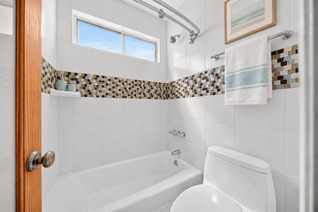 19 19th Ave Unit 3