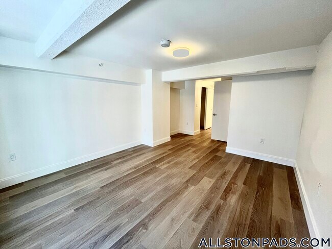 Photo - 1079 Commonwealth Ave Unidad 451