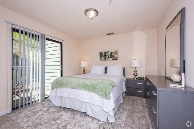1BR, 1BA - 681SF - Spruce - Bedroom