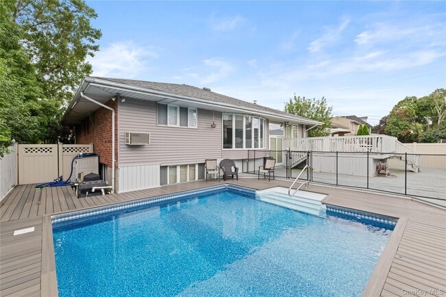 655 Diane Pl