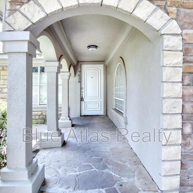 Photo - 7838 Maxwell Ave