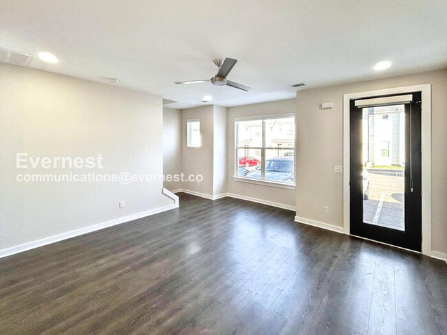 Photo - 301 Jeffries Wy