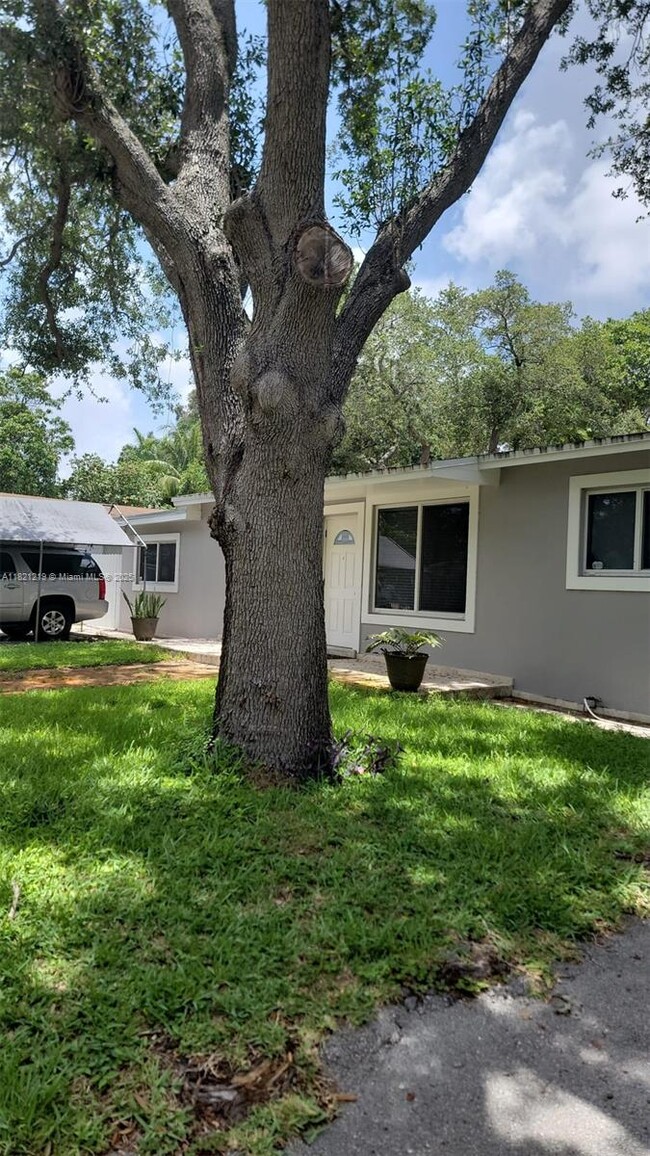 Photo - 4111 SW 32nd St Casa