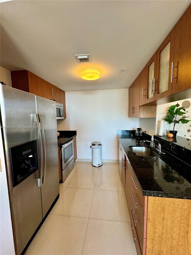 Photo - 601 NE 23rd St Unidad PH04