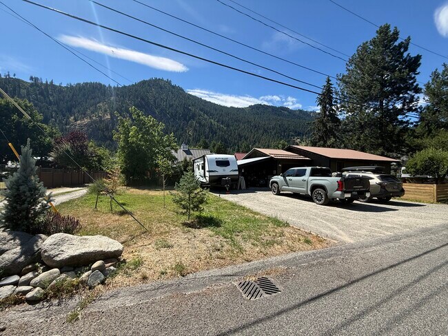 Photo - 205 West St