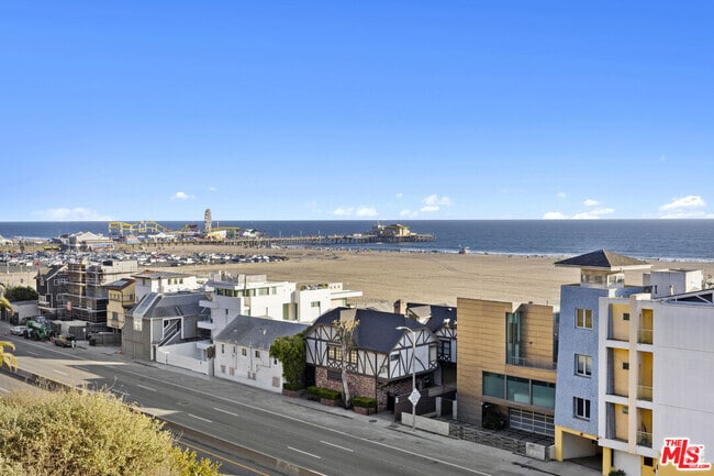 Building Photo - 1362 Palisades Beach Rd Rental