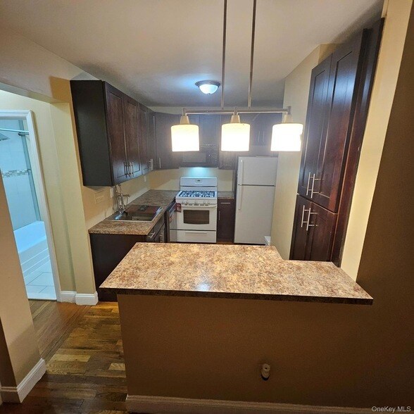 607 S 5th Ave Unit 2nd Flr Duplex
