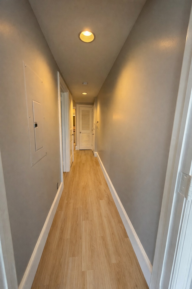 Photo - 705 8th St SE Unit 4