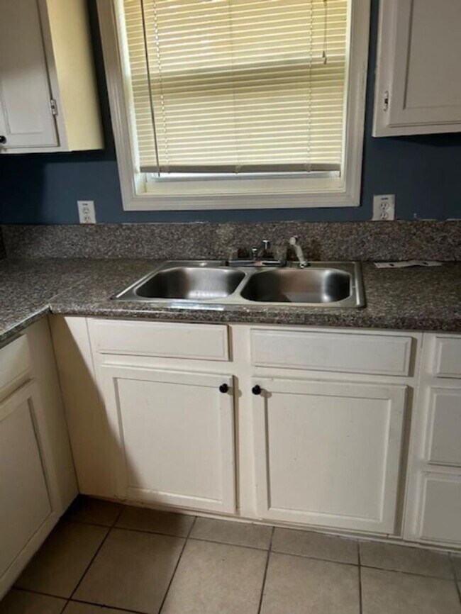 Photo - 1184 Lucile Ave SW Unit 3