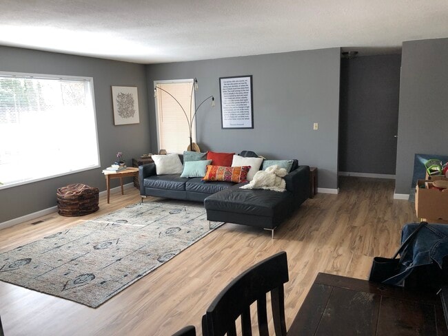 Photo - 634 Villa Rd