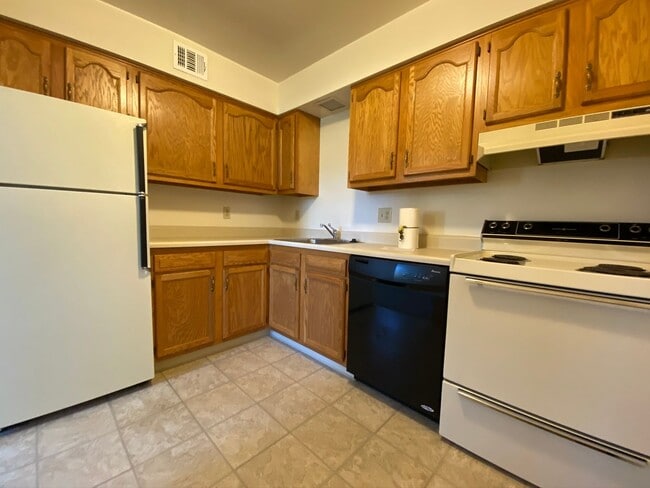 Building Photo - 506 Bellwood Dr Unit 506