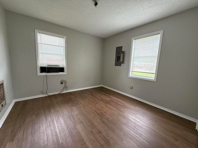 Photo - 119 Jelk St