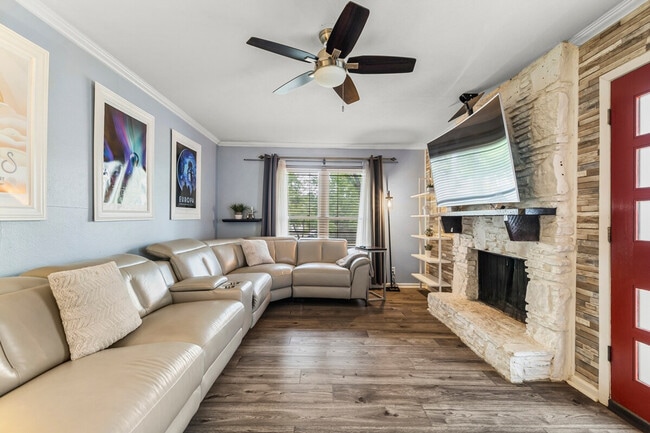 Photo - 2703 S I-35 Frontage Rd Unidad SI ID1492680P