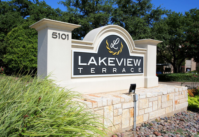 Lakeview Terrace - Lakeview Terrace & The Club at Spring Lake Apartments