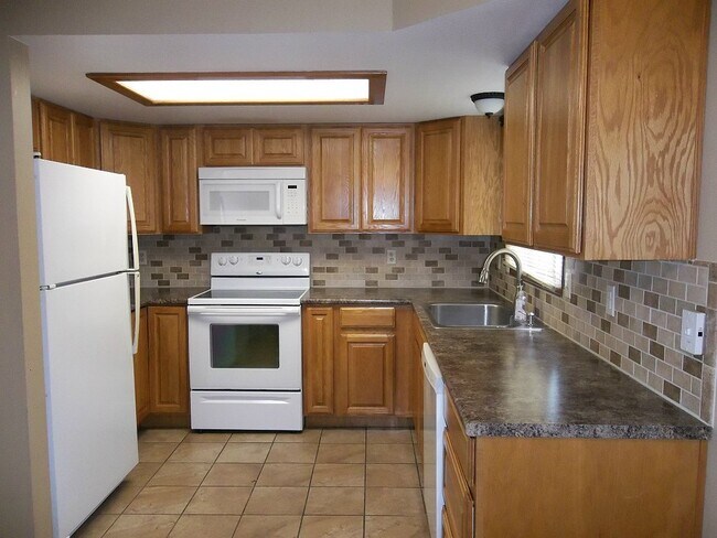 Photo - 2056 Westbourne Dr