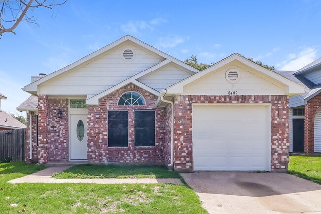 Building Photo - 8409 Tallahassee Ln
