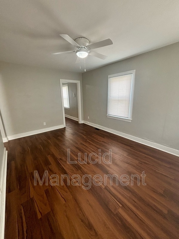 Photo - 1547 Longfield Ave