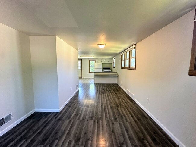 Photo - 1628 Deckner Ave
