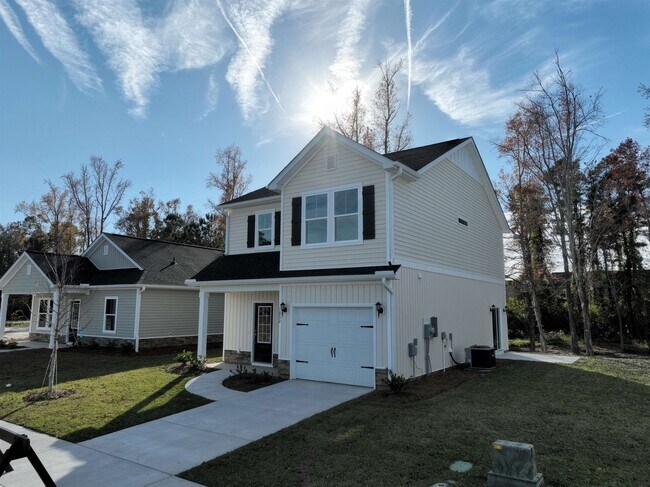 Photo - 1032 Moen Lp