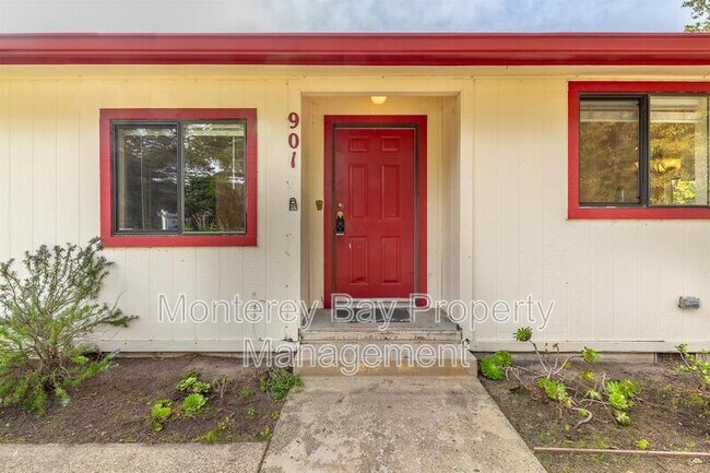 Photo - 901 Sinex Ave