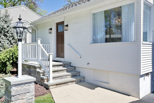 Photo - 28 Minnehaha Blvd