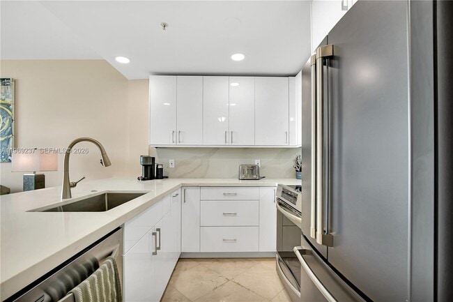 Photo - 3350 SW 27th Ave Unidad 1607