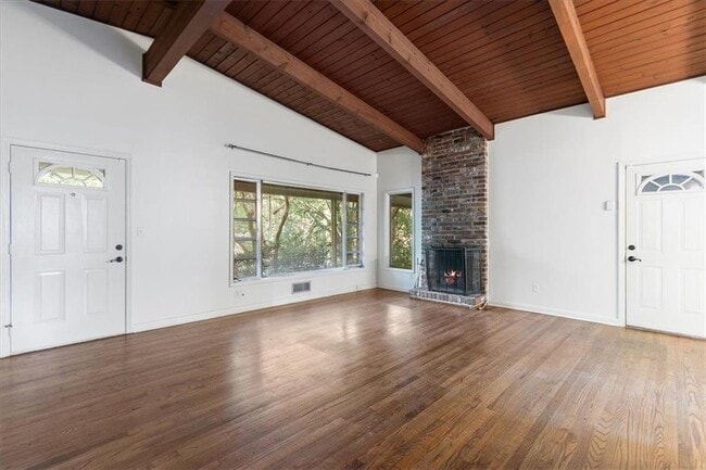 Photo - 2627 Woodacres Rd NE