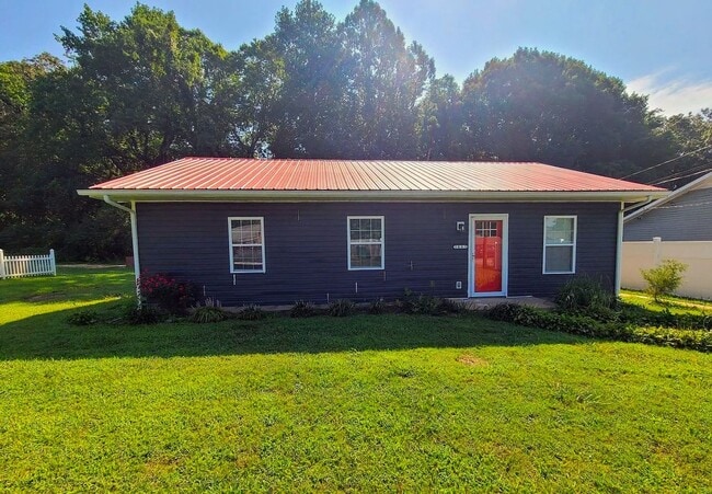 Photo - 1645 Brown St