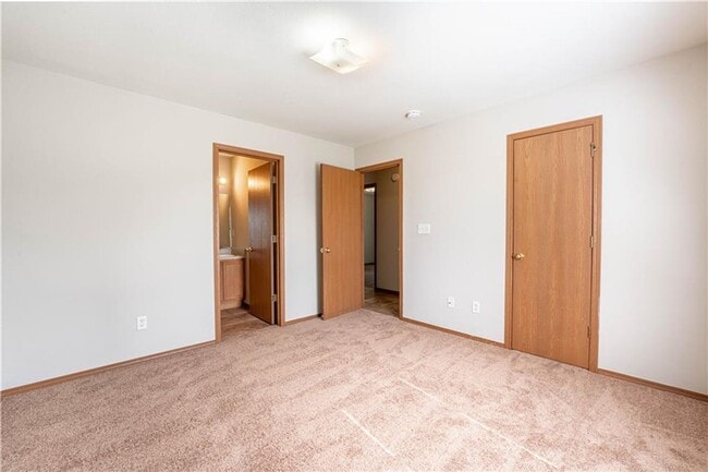 310 E Marietta Ct
