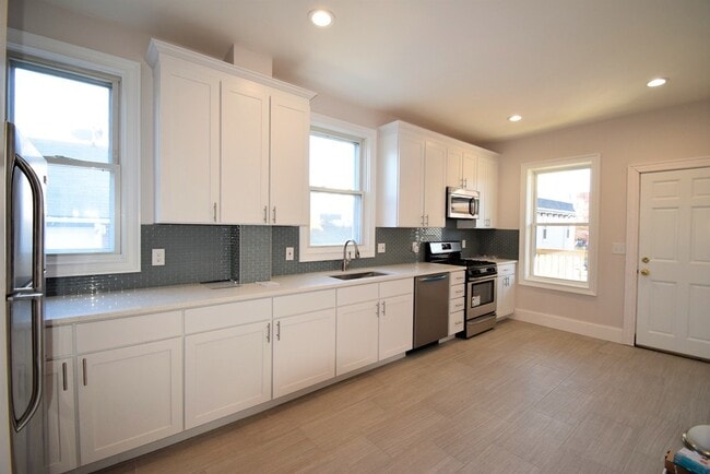 Photo - 755 Saratoga St Unit 2