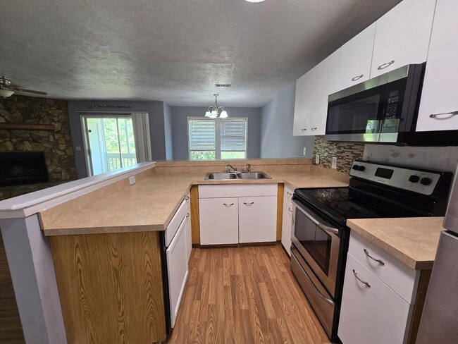 Photo - 6752 Willowbrook Dr