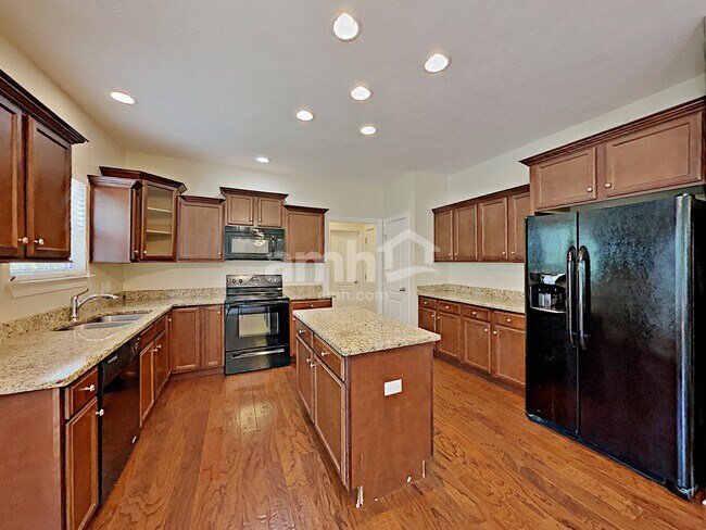 Photo - 6943 Calderwood Dr