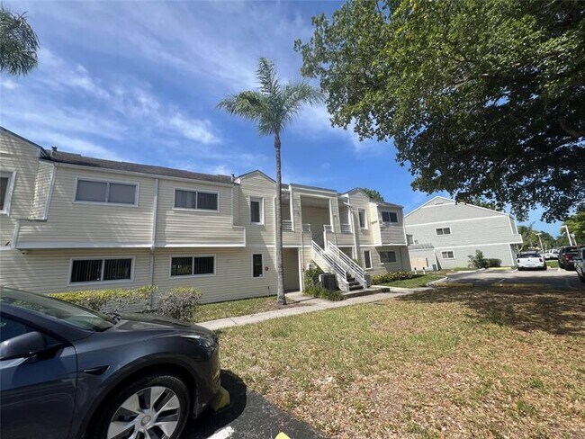 Photo - 3405 NW 44th St Unit 205
