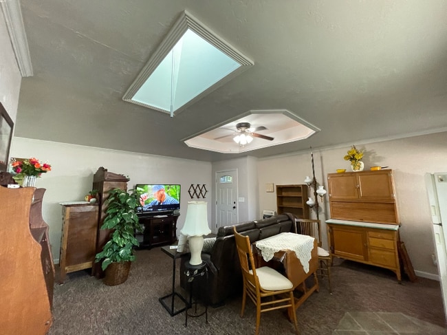 Photo - 1292 S Columbus Ave