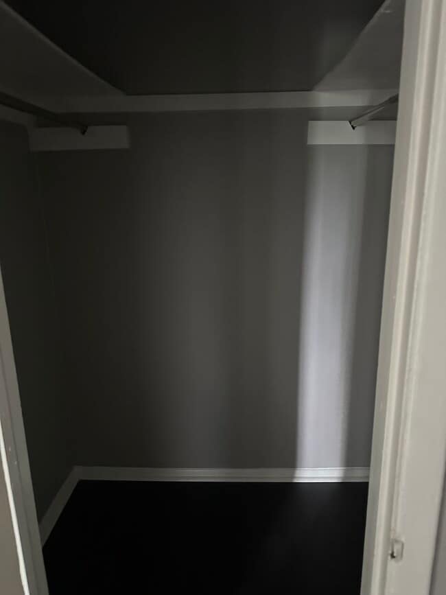 Photo - Nice 2 Bedroom 1 Bath Apartment above a salon. 1 Level