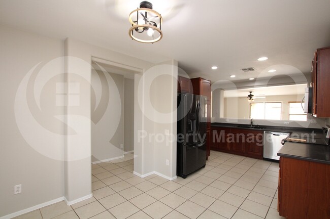 Photo - 43361 W Elizabeth Ave