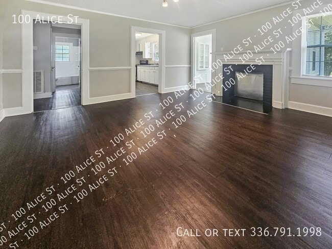 Photo - 100 Alice St