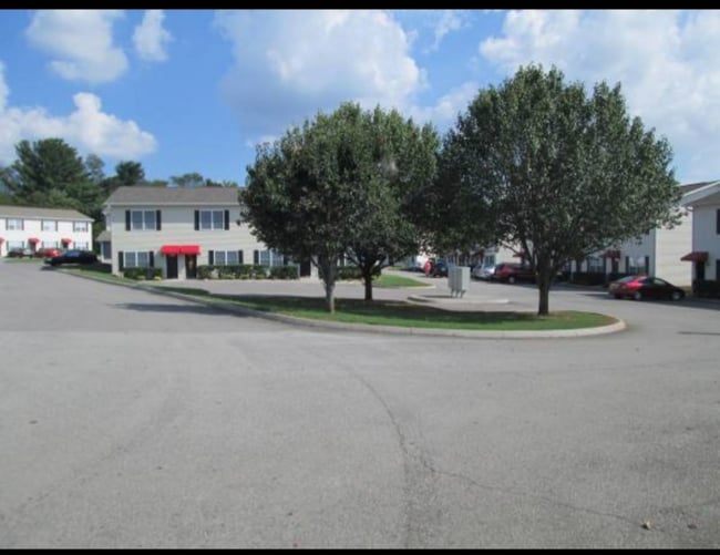 Photo - 402 Willington Manor