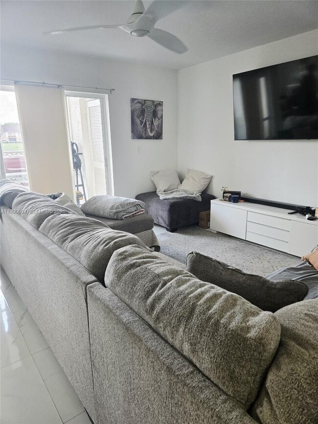 Photo - 860 NW 92nd Ave Unit 860