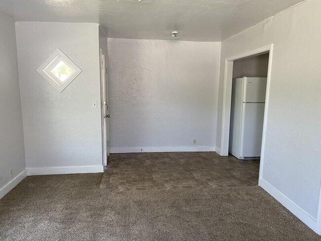 Photo - 435 NE Russell Ave