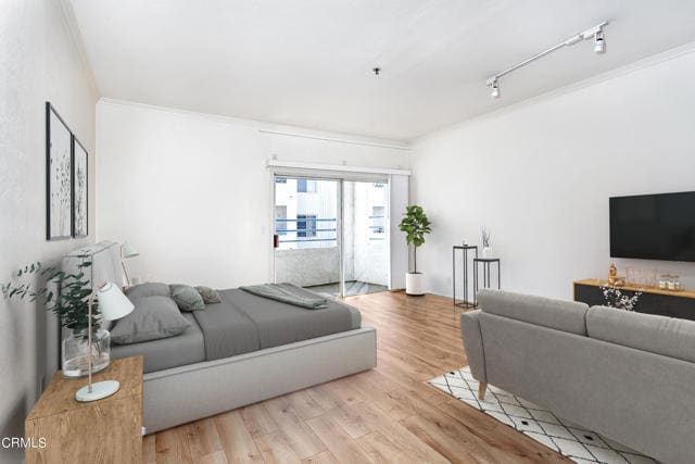 Photo - 300 N El Molino Ave Unidad 210