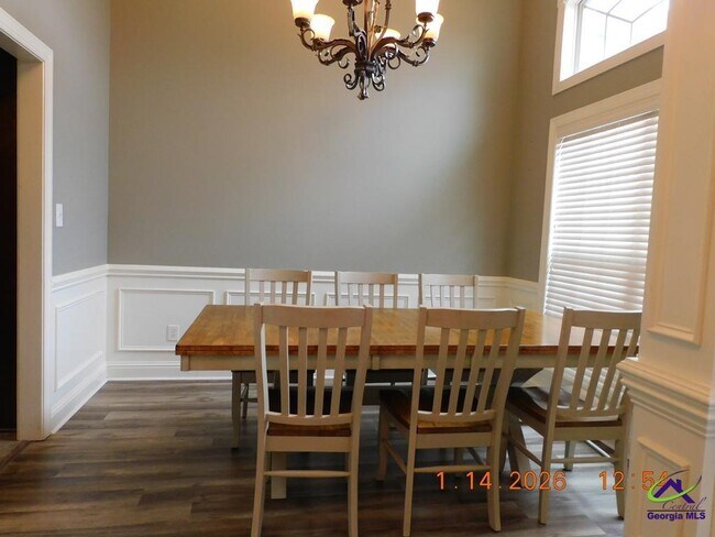 Photo - 110 Downshire Way