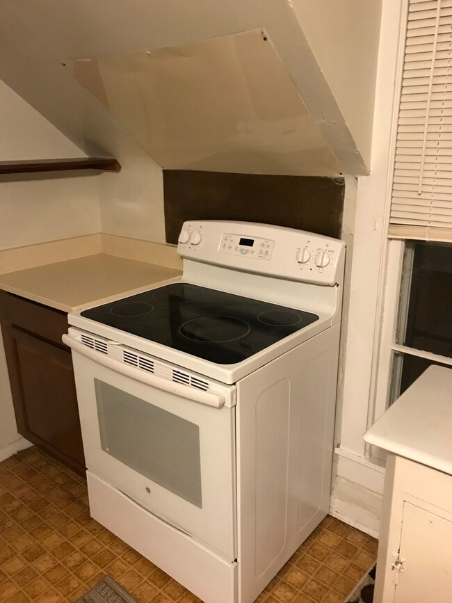701 Locust St Unidad SuperOne bedroom and Den