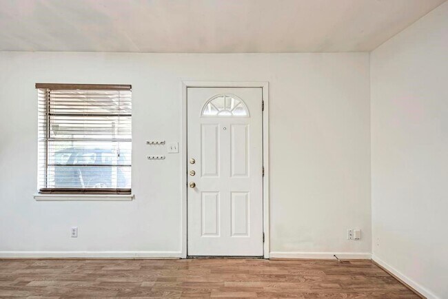 Photo - 1805 Mohle Dr