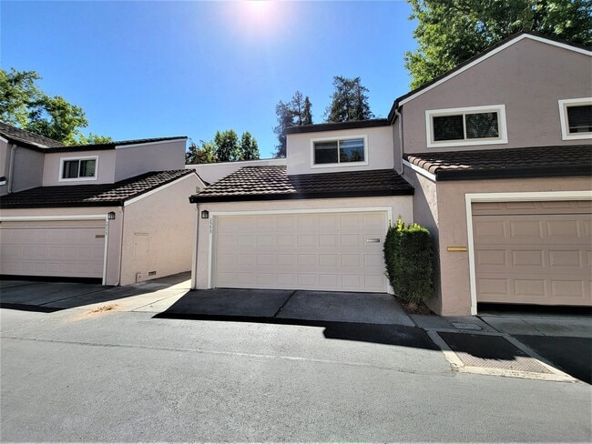Photo - 2553 Lancaster Ct Townhome